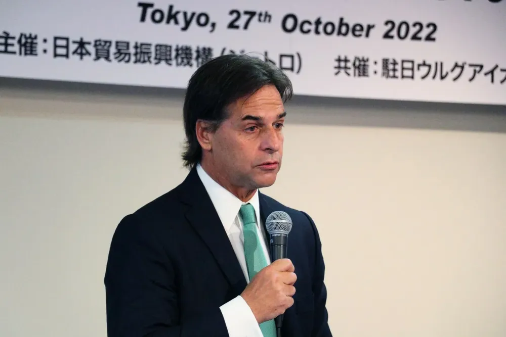 Lacalle Pou durante el foro de inversión en Tokio