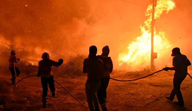 Los peores incendios forestales de la historia siguen avanzando sobre España.