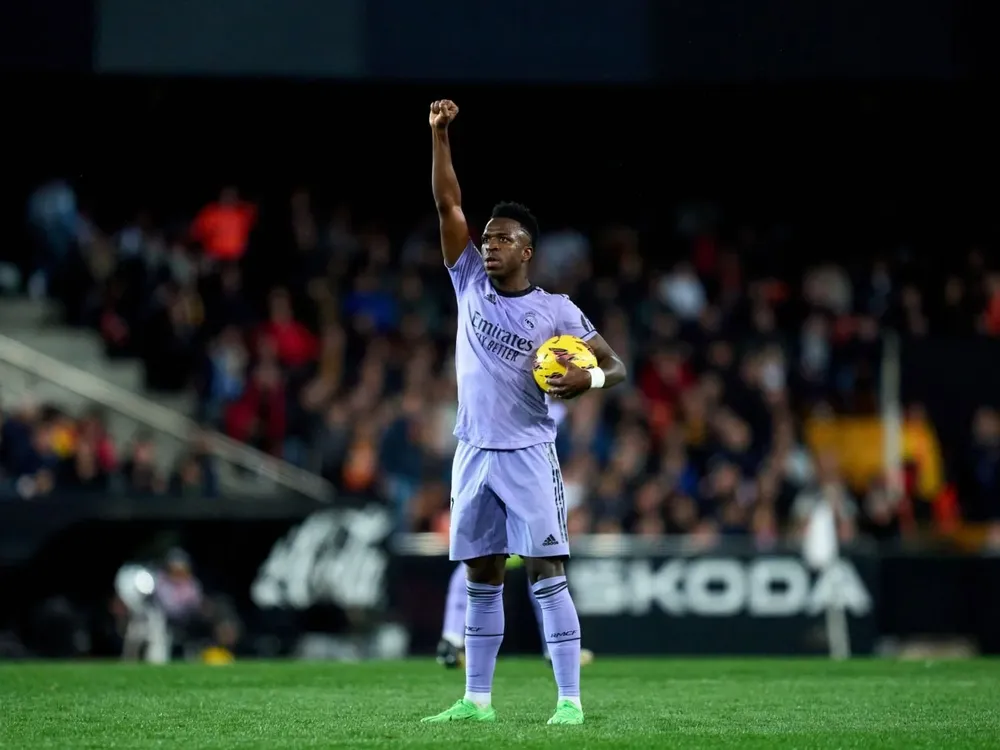 Vinicius denuncia cánticos racistas.