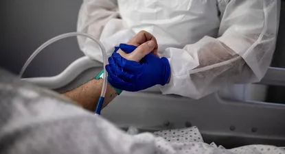El efecto de la vacunación disminuirá los ingresos a CTI pero no los contagios, según los expertos