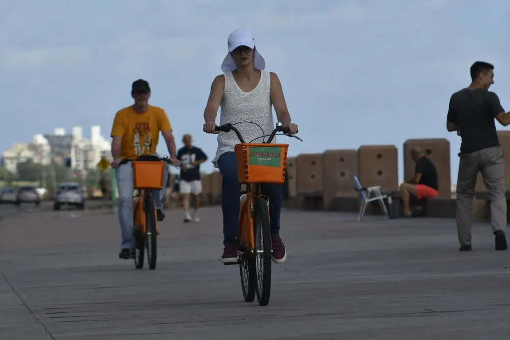 Se espera una jornada clara con algunos períodos de nubosidad.