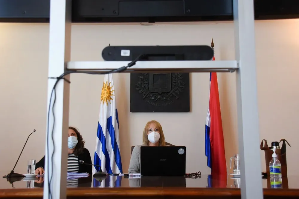 Cosse requerirá tres votos de la oposición en caso de proponer un fideicomiso