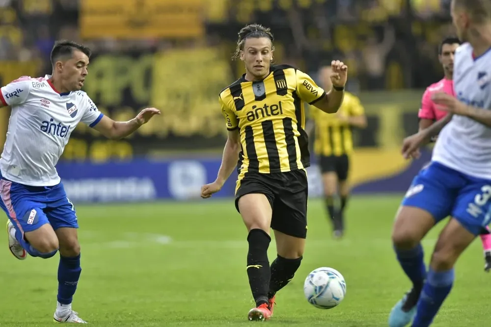 Agustín Canobbio de Peñarol, fue la gran figura ante Nacional