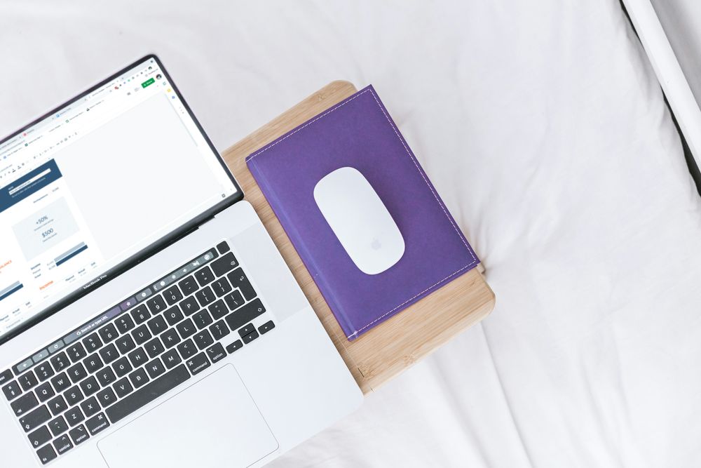 Descubre las miles de ofertas de empleo que tiene el SEPE para puestos administrativos en España.