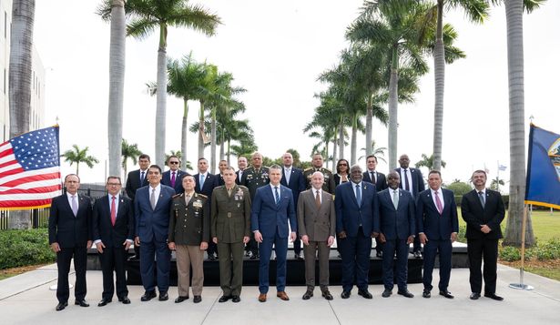 Hegseth con líderes militares de países aliados de Latinoamérica