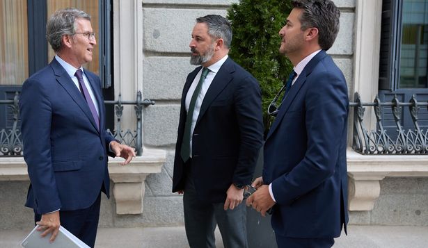 El Gobierno prevé un acuerdo rápido entre Núñez Feijóo y Abascal para evitar elecciones en Valencia