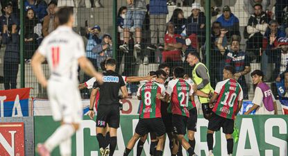 Deportivo Maldonado celebra uno de los goles ante Nacional