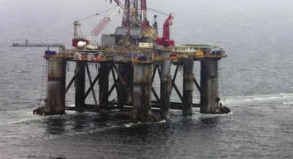 Experto asegura que petróleo a US$ 50 el barril es insostenible