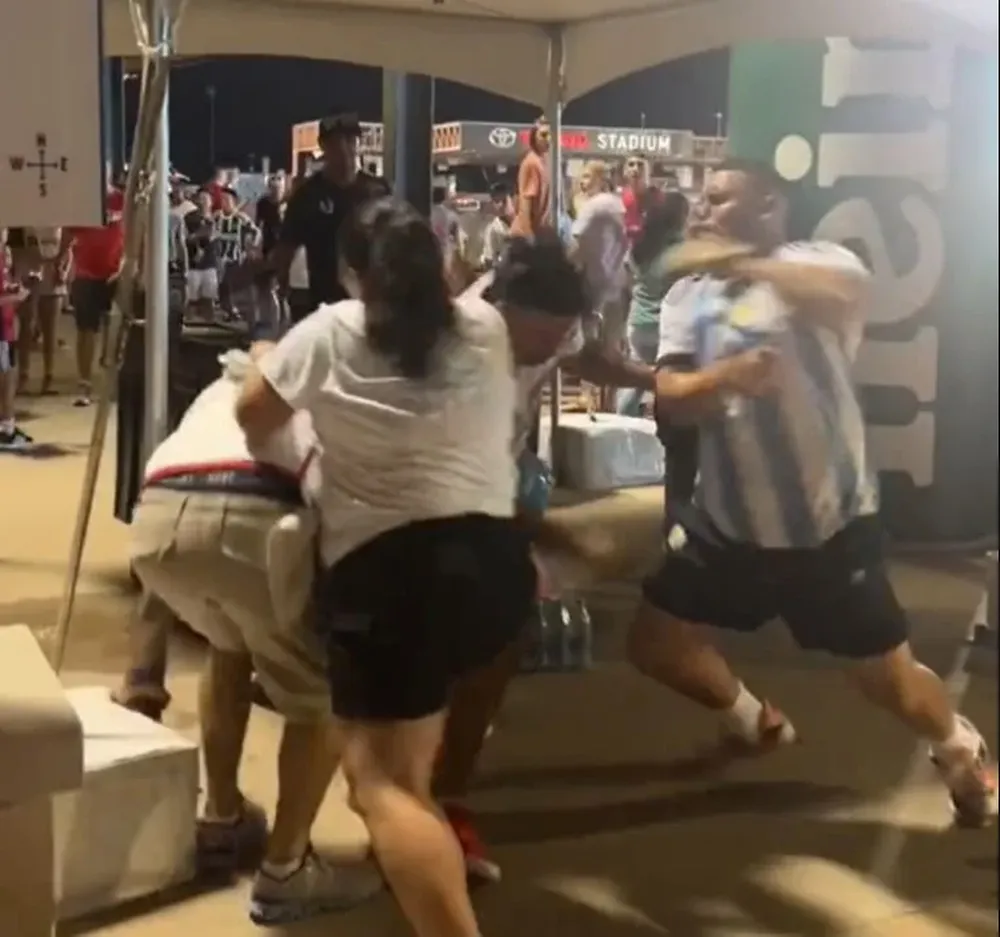 Brutal pelea en el partido de Messi entre hinchas de Inter de Miami y Dallas