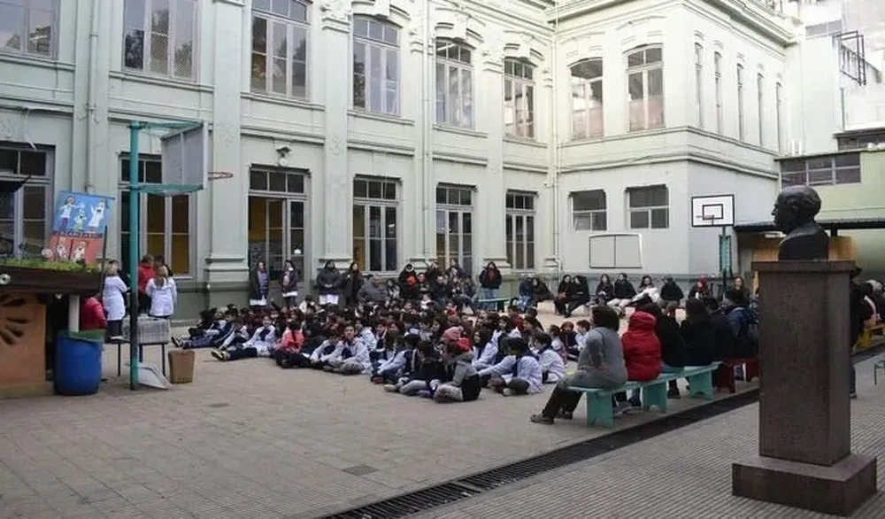 Interior de la escuela N°4 Artigas de Montevideo