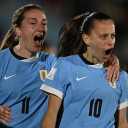 Sofía Oxandabarat y Belén Aquino celebran el segundo gol de Uruguay ante Argentina por Liga de Naciones Sofía Oxandabarat y Belén Aquino celebran el segundo gol de Uruguay ante Argentina por Liga de Naciones