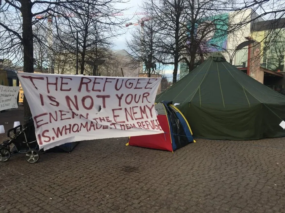 Refugiados acampan en Helsinki, Finlandia