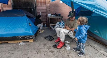 El número de familias con niños sin hogar aumentó en un 40% el año pasado.