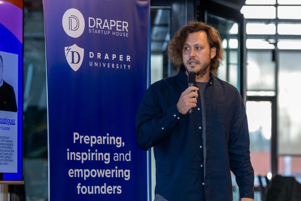 Andres Israel, cofundador y CEO de Pooshlo