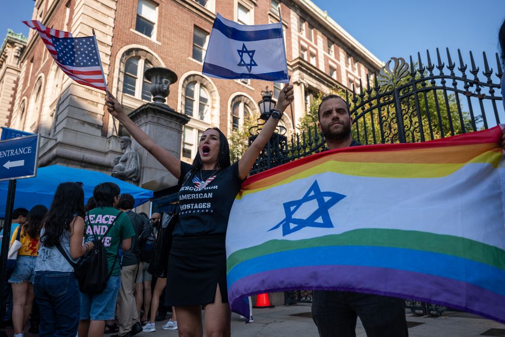 Manifestaci&oacute;n en la puerta de Columbia en favor de Israel.