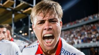 Jeremía Recoba celebra su gol para Nacional ante Peñarol