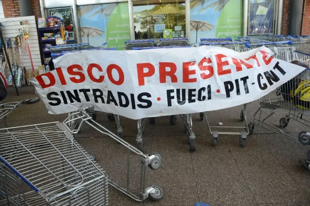 Las ocupaciones son un viejo tema de disputas entre empresarios y sindicatos.