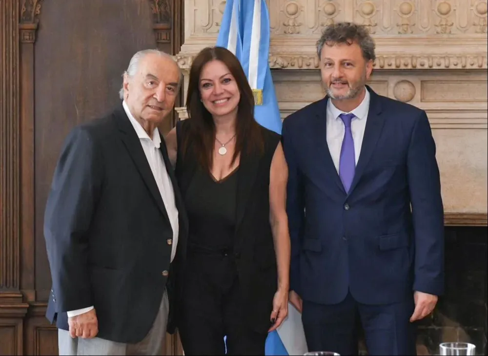 Cavalieri con Pettovello y Yasín