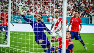 Perú goleó con autoridad a Chile en el clásico del Pacífico