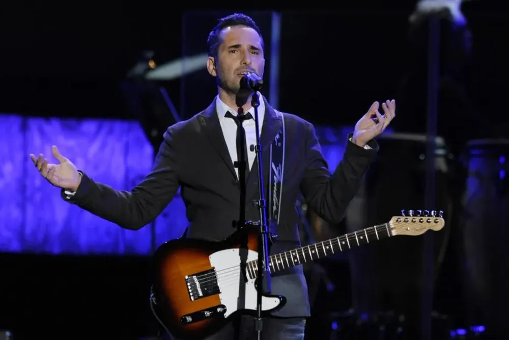 Jorge Drexler en el homenaje a Shakira en los Grammy Latinos