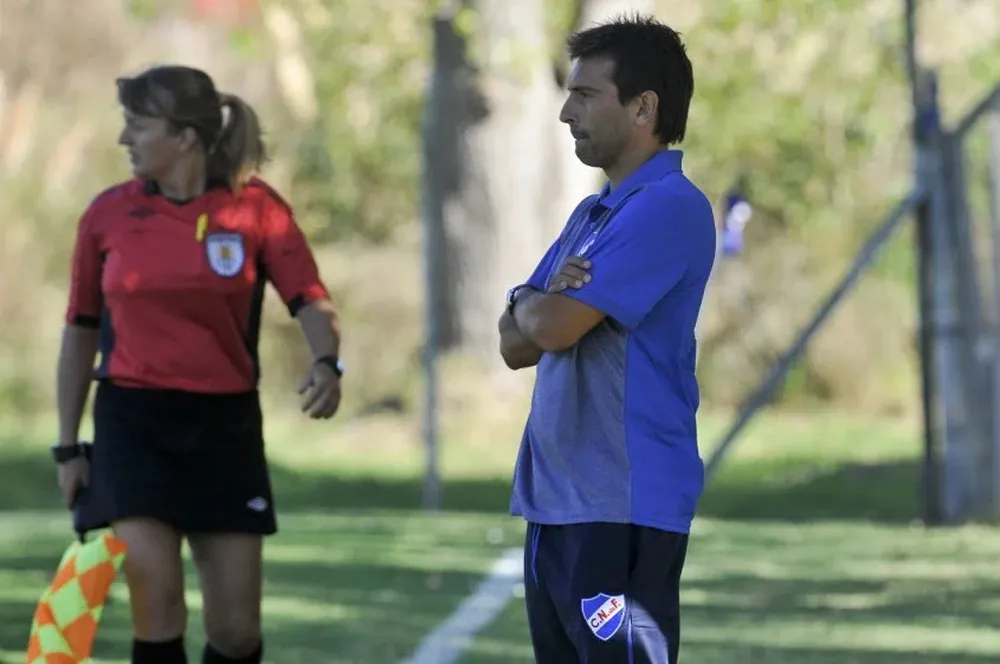 Martín Ligüera en su nueva función como entrenador