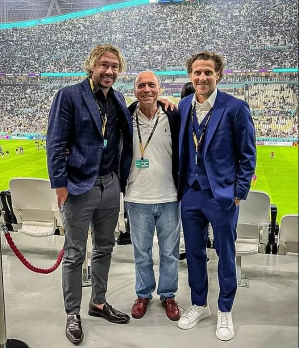 Diego Lugano, Henry Cohen y Diego Forlán en el Argentina vs Croacia