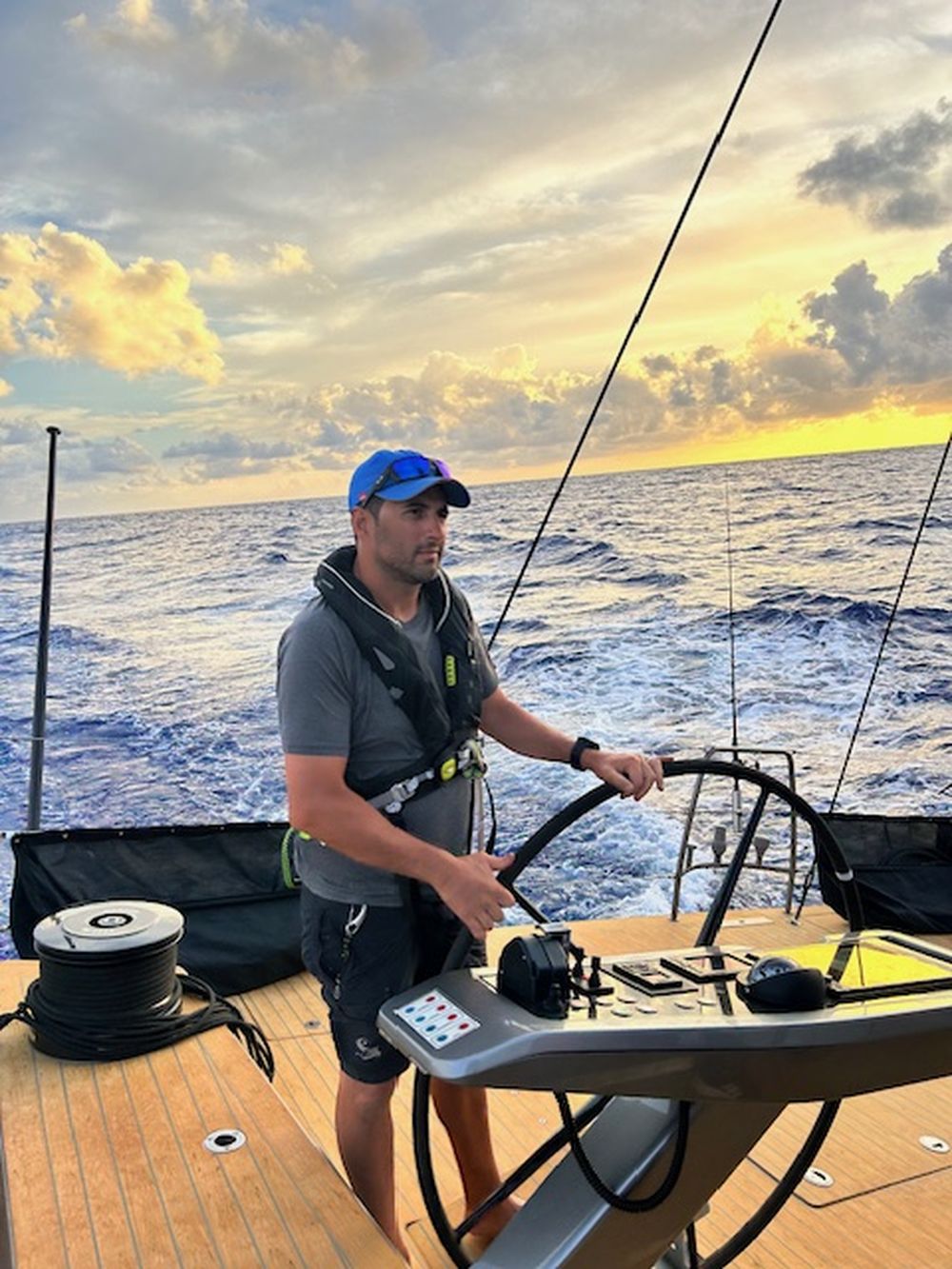 Pablo González navegando