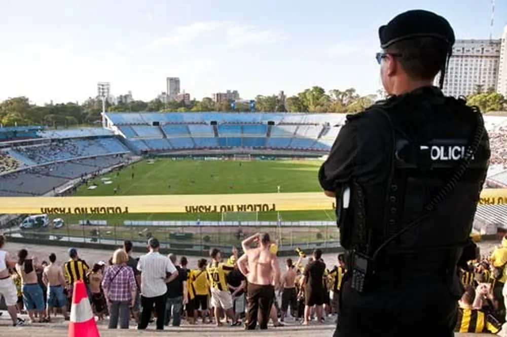 Once policías custodiaron la tribuna Ámsterdam