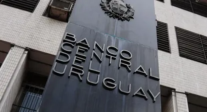 bcu vendio us$ 23,2 millones y el dolar cotizo estable