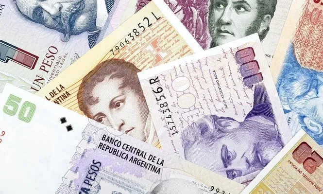El dólar blue abrió a A$ 273 la compra, A$ 277 la venta