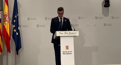 El portavoz del Govern, Antoni Costa, hoy en rueda de prensa.