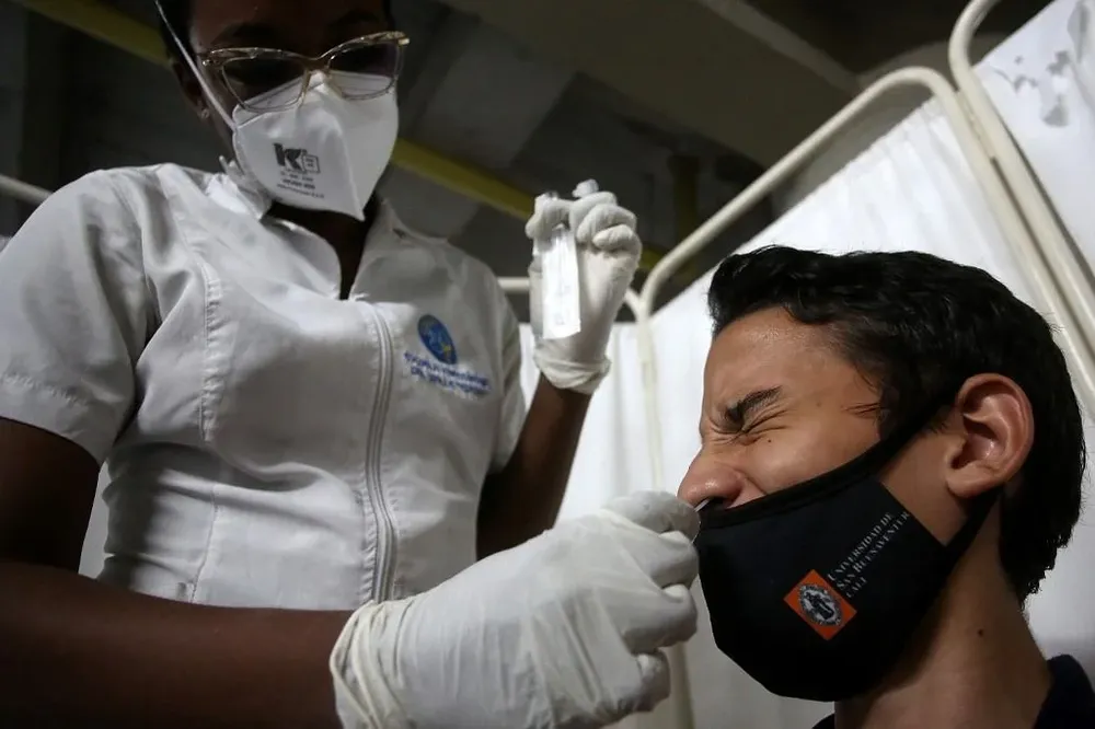 El 30 de diciembre Sudáfrica anunció el fin de varias restricciones que se habían impuesto desde marzo de 2020