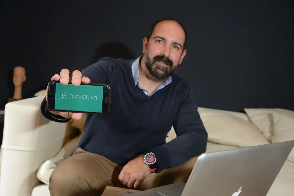 Juan Pablo Scarrone está a cargo de la oficina uruguaya de Rocketpin