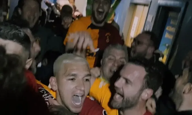Fernando Muslera y Lucas Torreira en los festejos de Galatasaray