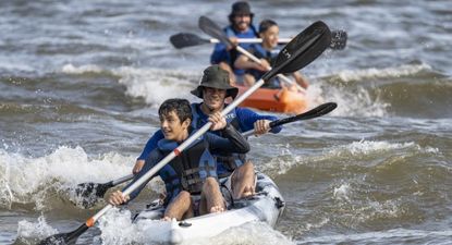 inscripciones abiertas para las escuelas de mar: actividades gratuitas en las playas de montevideo