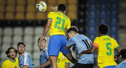 La selección uruguaya enfrentando a Brasil el año pasado, casi con el mismo equipo que fue campeón mundial, y perdió 7-0