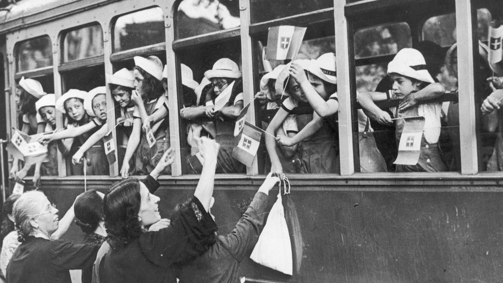 Niños siendo evacuados de Roma durante la Segunda Guerra Mundial (1940).