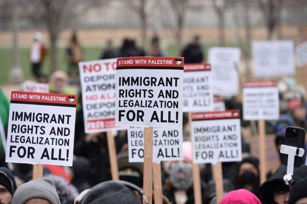 Colectivos de defensa de los migrantes cuestionaron la legalidad del registro anunciado por el gobierno de Trump.