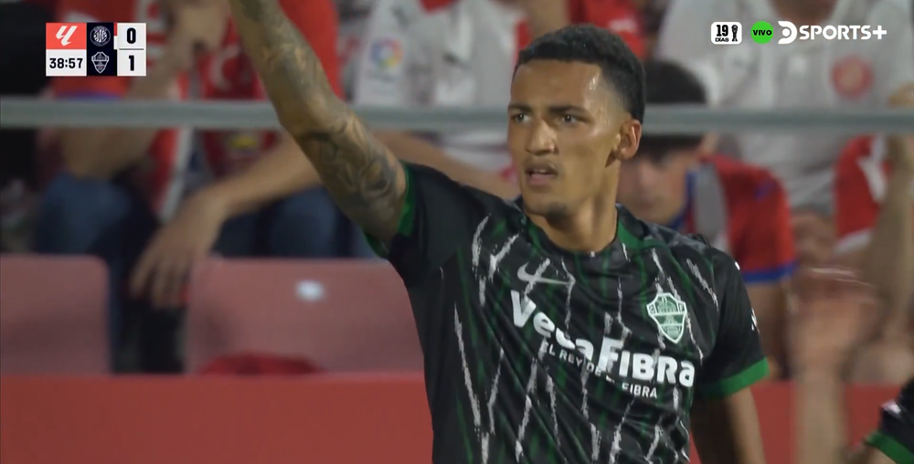 Álvaro Rodríguez celebra su gol contra el Girona