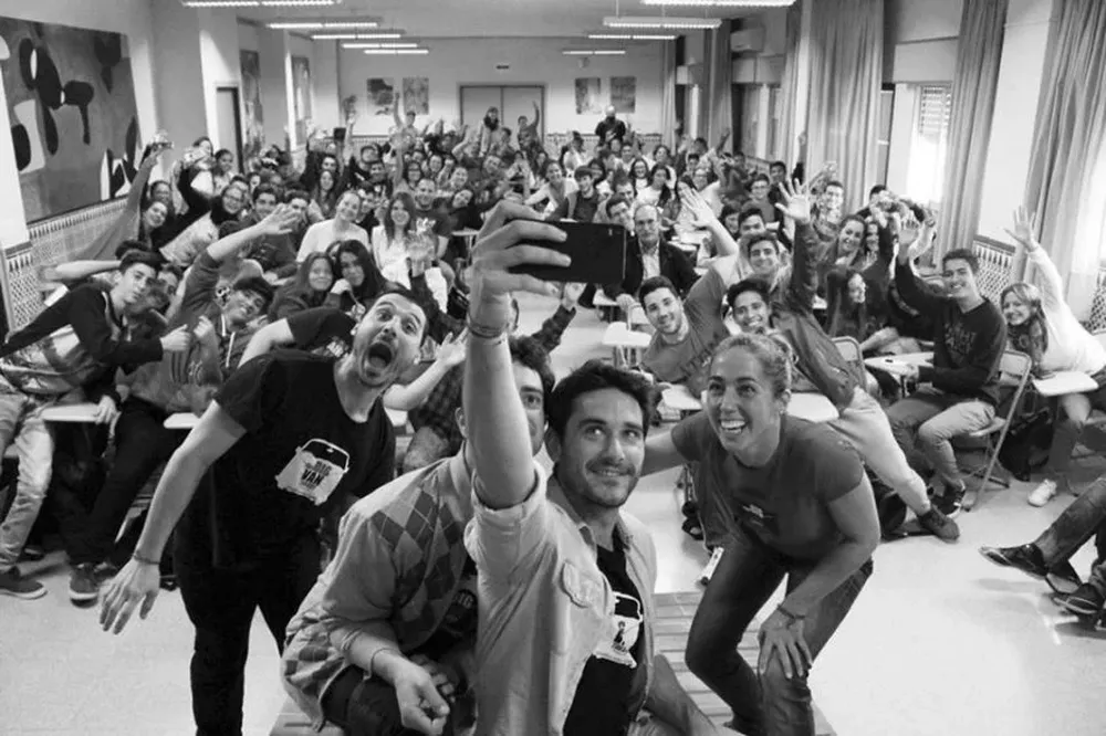 El grupo de humoristas españoles busca dar herramientas a científicos para difundir su trabajo