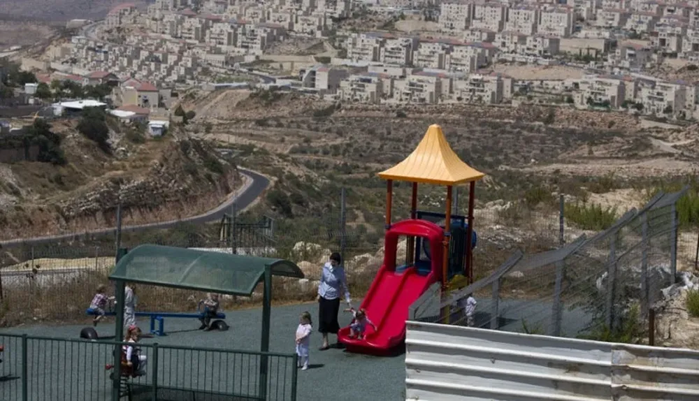 La expropiación responde al secuestro de tres adolescentes.