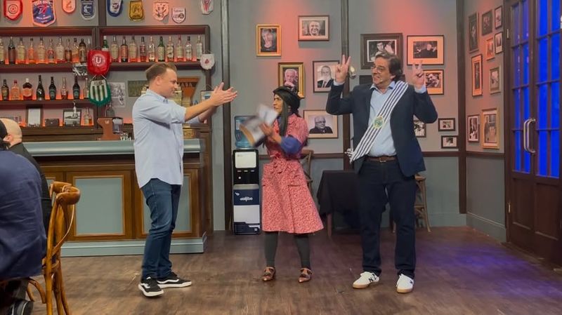 "Cambio de mando" en Polémica en el bar: así fue la despedida al aire del Colo Gianarelli y el regreso de Jorge Piñeyrúa