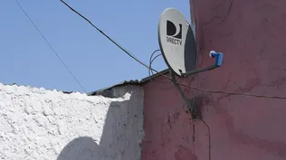 La empresa reclama el derecho a ofrecer internet como el resto de los cables.