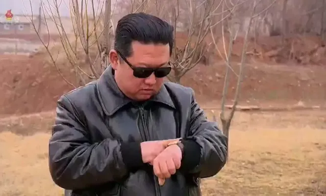 Captura de pantalla del vídeo en que Kim Jong Un prueba su nuevo misil
