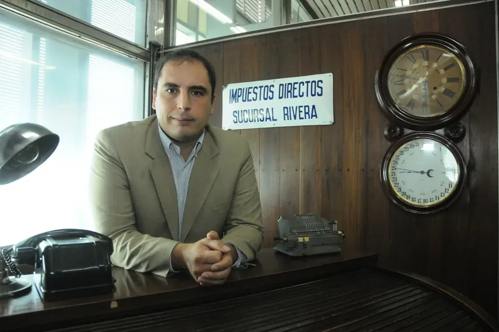 Pablo Ferreri, en un rincón del pequeño museo de la DGI