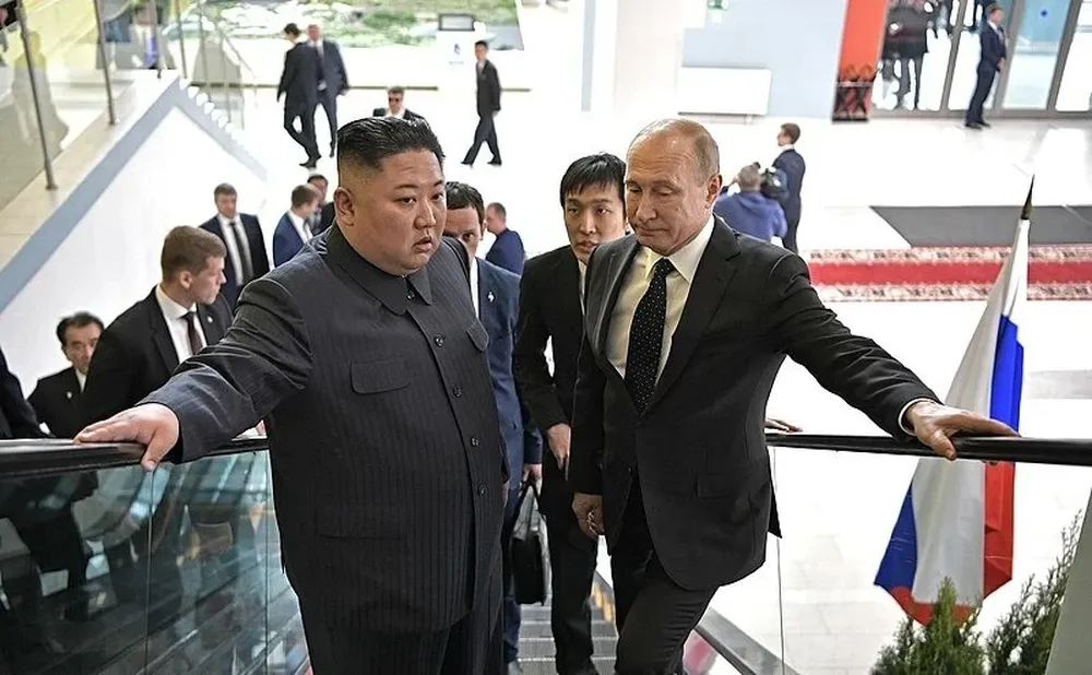 Las sospechas sobre la entrega de armamentos a Rusia por parte de Corea del Nore surgieron en ocasión de la visita de Kim Jong Un a Rusia.