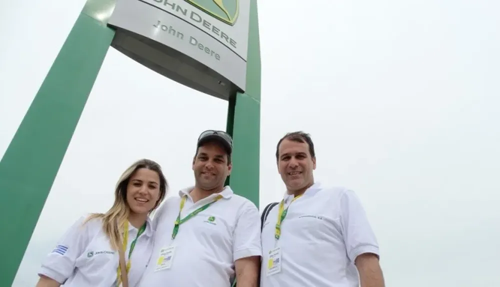 Elizandra Buzzo, Juan Francisco Fros y Julio Blanco