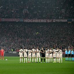 Jugadores de Bayern Múnich y Benfica en la previa del partido