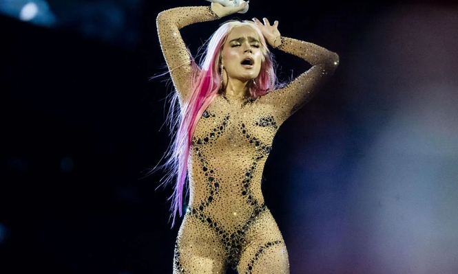 Karol G, en uno de los momentos clave de su concierto en el estadio Bernabéu.&nbsp;