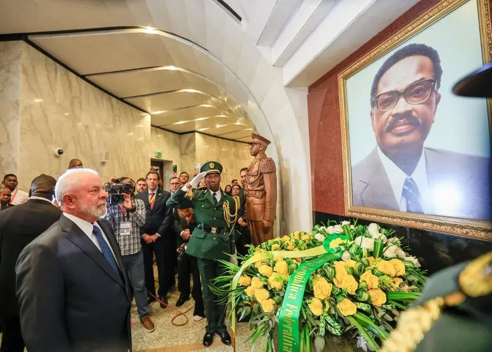 El presidente Lula da Silva durante una ceremonia en honor al Antonio Agostinho Neto, primer presidente constitucional de Angola y líder del Movimiento Popular de Liberación de Angola